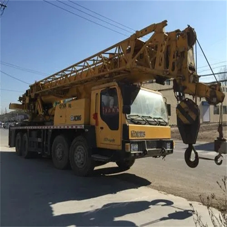 四会吊车怎么吊装挖掘机